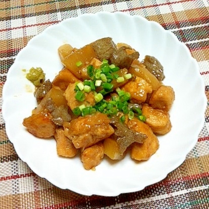 甘辛味でご飯が進む♪大根・鶏肉・こんにゃくの煮物☆